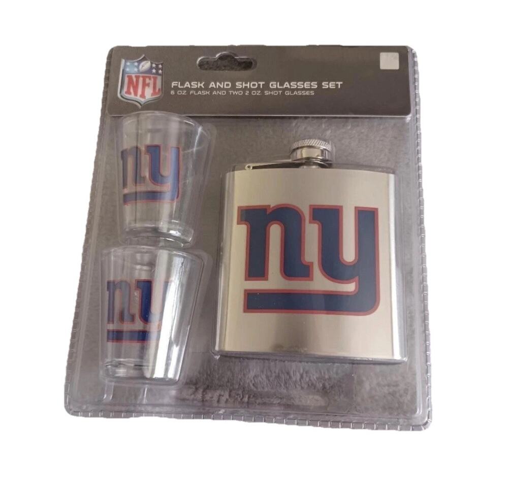 NFL New York Giants Collectible Flask 6 OZ And Shot Glasses Set 2 OZ Brand New
